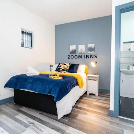 Comfy, Modern Studio With Netflix Apartment Birmingham Bagian luar foto