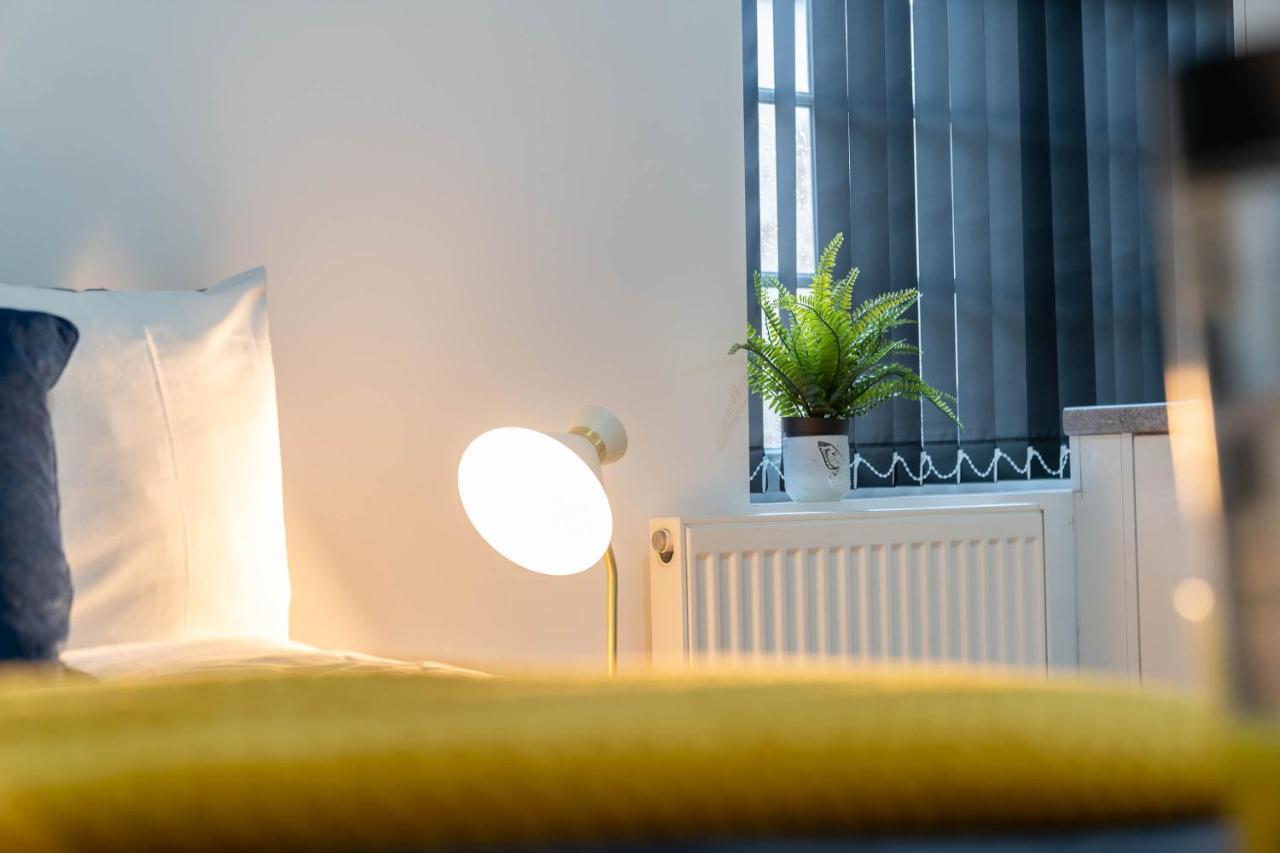 Comfy, Modern Studio With Netflix Apartment Birmingham Bagian luar foto